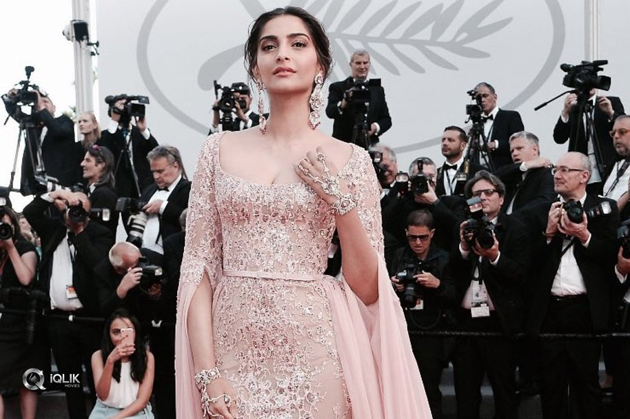 Sonam-Kapoor-At-Cannes-Festival